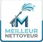 L'image présente un logo moderne et épuré, parfaitement adapté pour servir de favicon et d'identité visuelle à un site spécialisé dans le nettoyage haute pression. Ce design mise sur la clarté et le professionnalisme pour instaurer une confiance immédiate auprès des utilisateurs.
